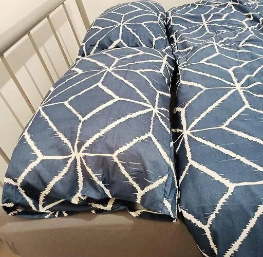 Promo 2-Bedroom Villa Next To Train Station, Free Parking