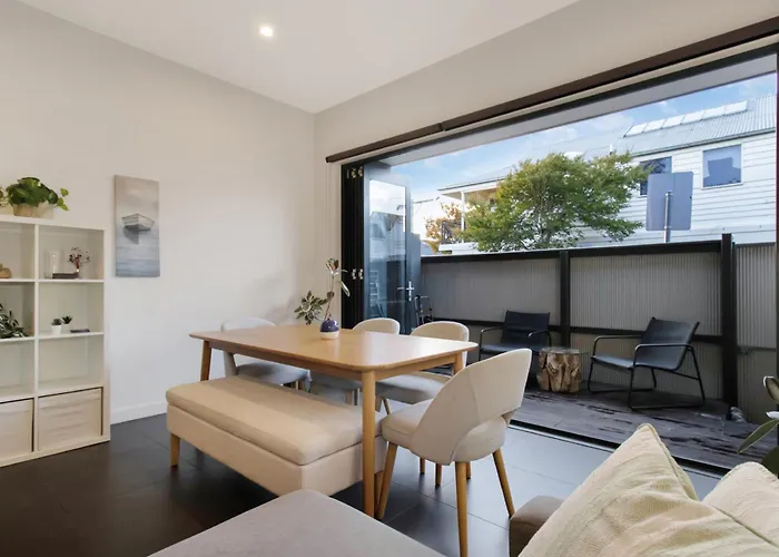 Grosvenor House - Private Townhouse, South Yarra